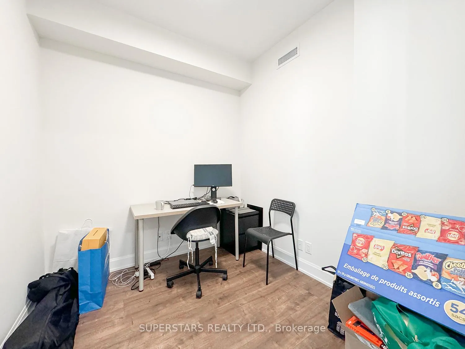 Photo 8 of Unit 1909, 8 Water Walk Drive, Markham, Unionville — HOMEH
