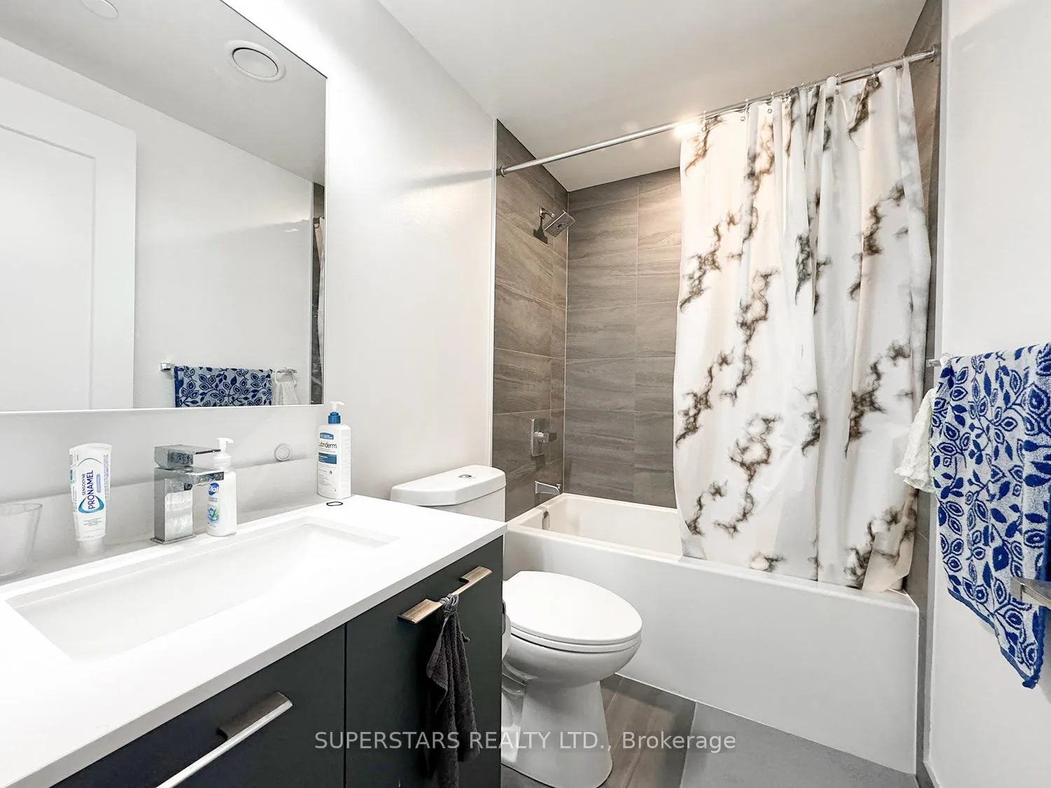 Photo 9 of Unit 1909, 8 Water Walk Drive, Markham, Unionville — HOMEH