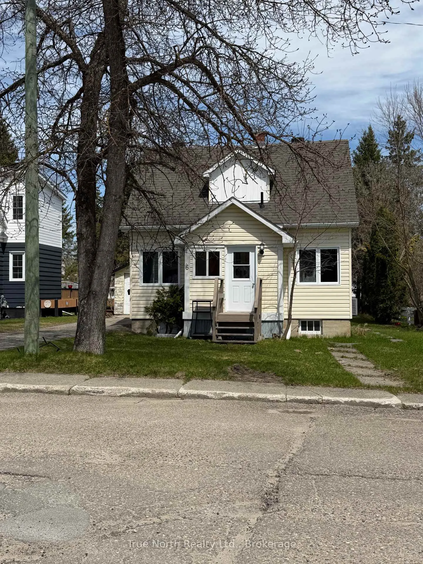 Photo 14 of 6 Dominion Avenue, Kapuskasing — HOMEH