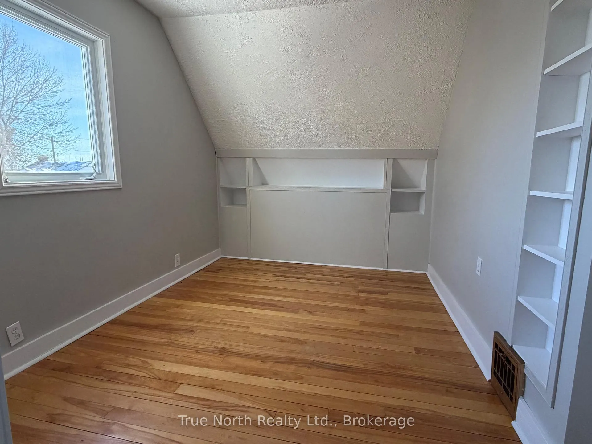 Photo 6 of 6 Dominion Avenue, Kapuskasing — HOMEH
