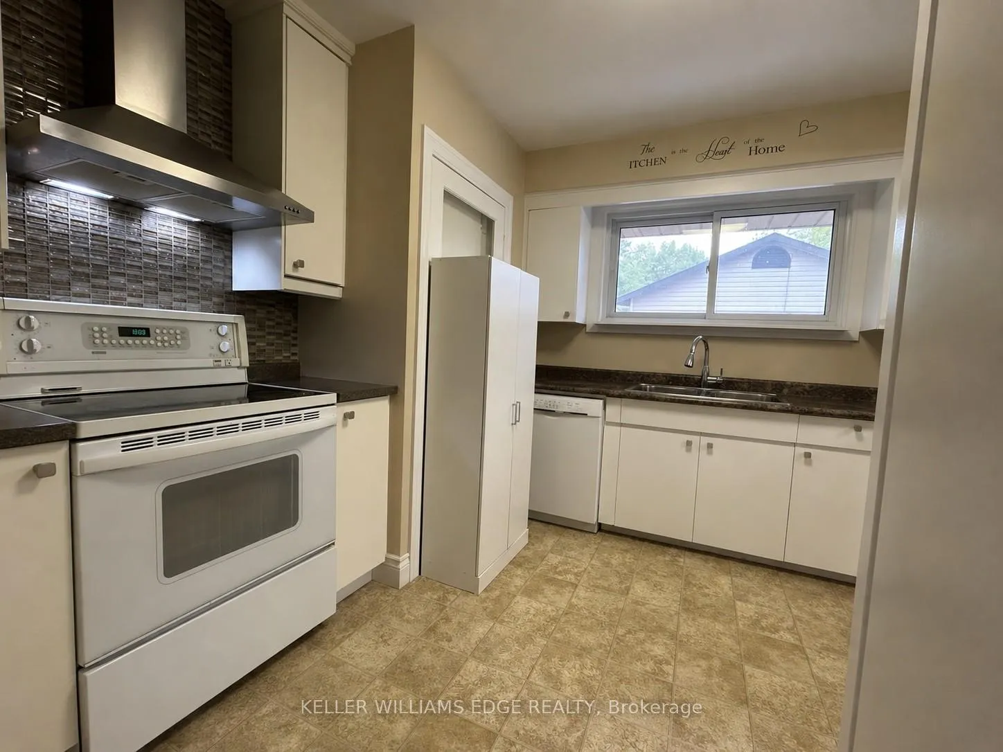 Photo 9 of 917 Orpha Street, Burlington, Freeman — HOMEH