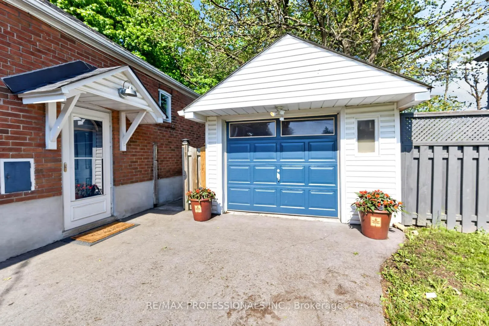 Photo 2 of 62 Marchington Circle, Scarborough, Wexford-Maryvale — HOMEH