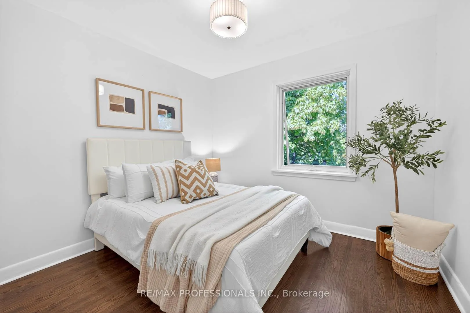 Photo 10 of 62 Marchington Circle, Scarborough, Wexford-Maryvale — HOMEH
