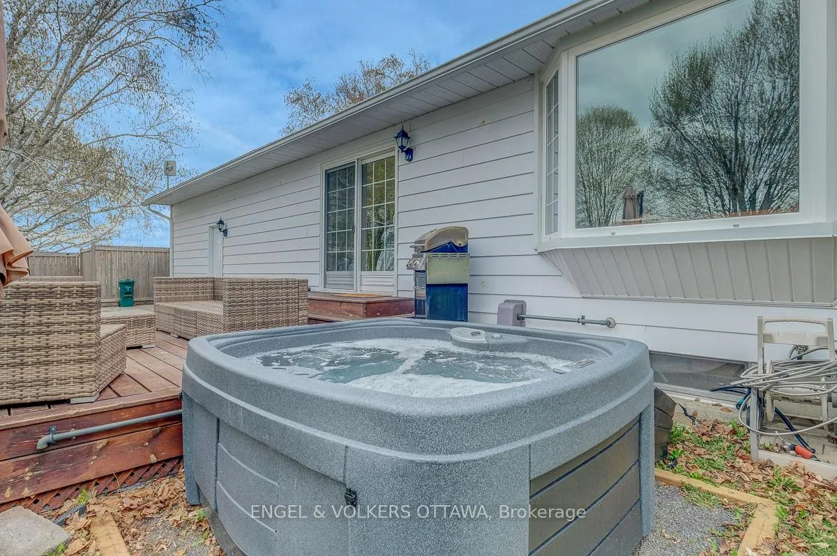 Photo 32 of 2963 Roger Stevens Drive E, Ottawa, Rideau Twp South To Roger Stevens Drive — HOMEH