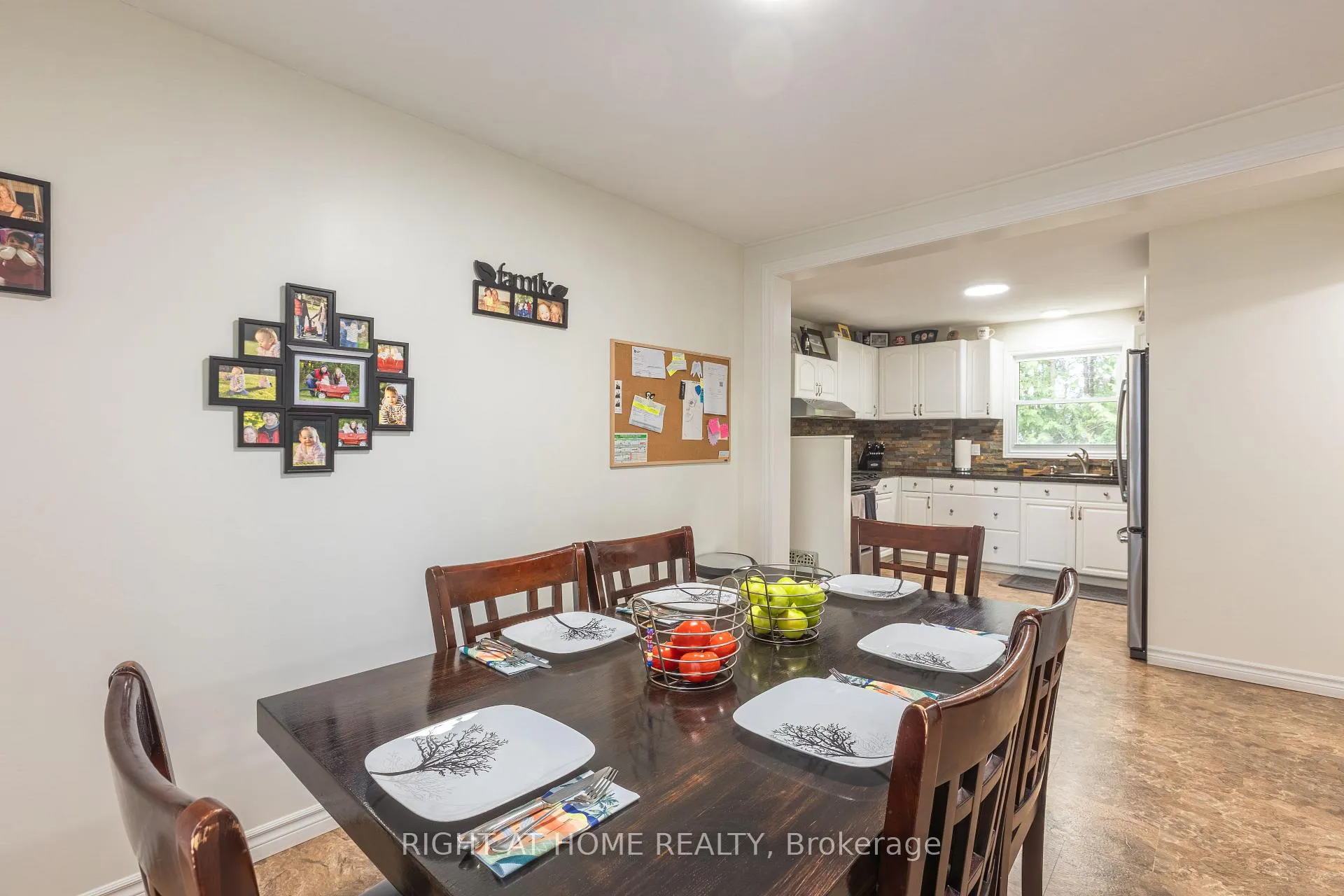 Photo 5 of 18 Duke Street, Clarington, Bowmanville — HOMEH