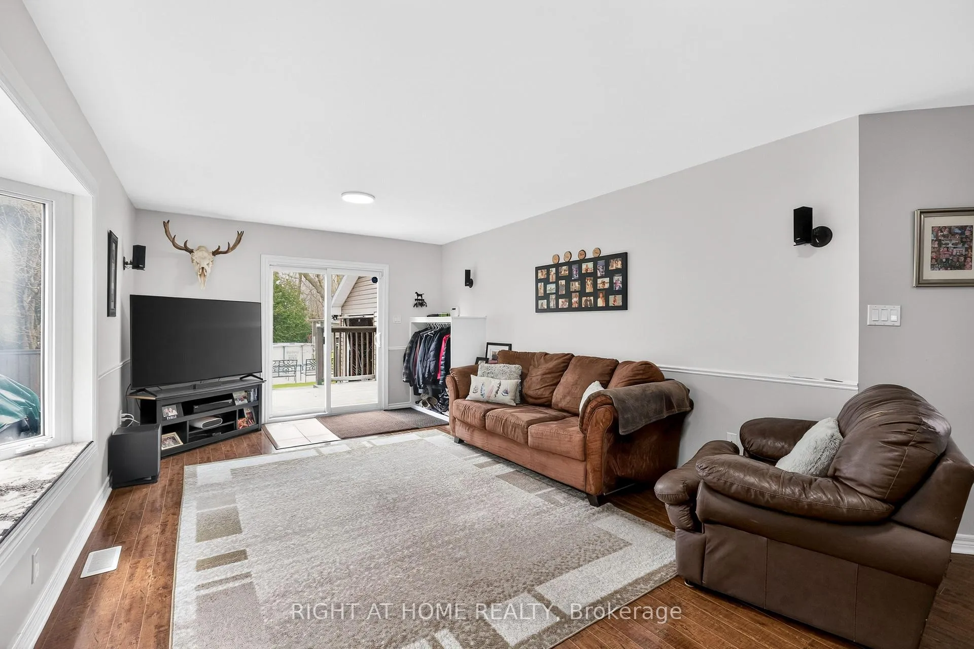 Photo 8 of 18 Duke Street, Clarington, Bowmanville — HOMEH