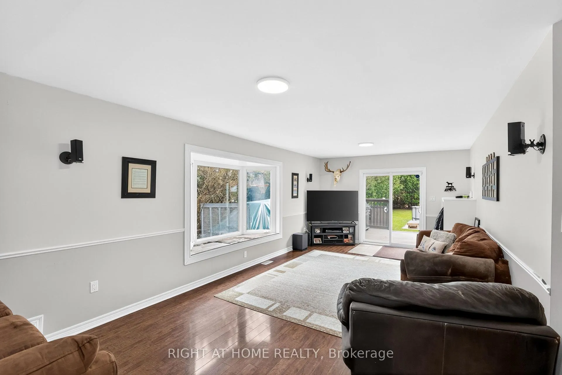Photo 9 of 18 Duke Street, Clarington, Bowmanville — HOMEH