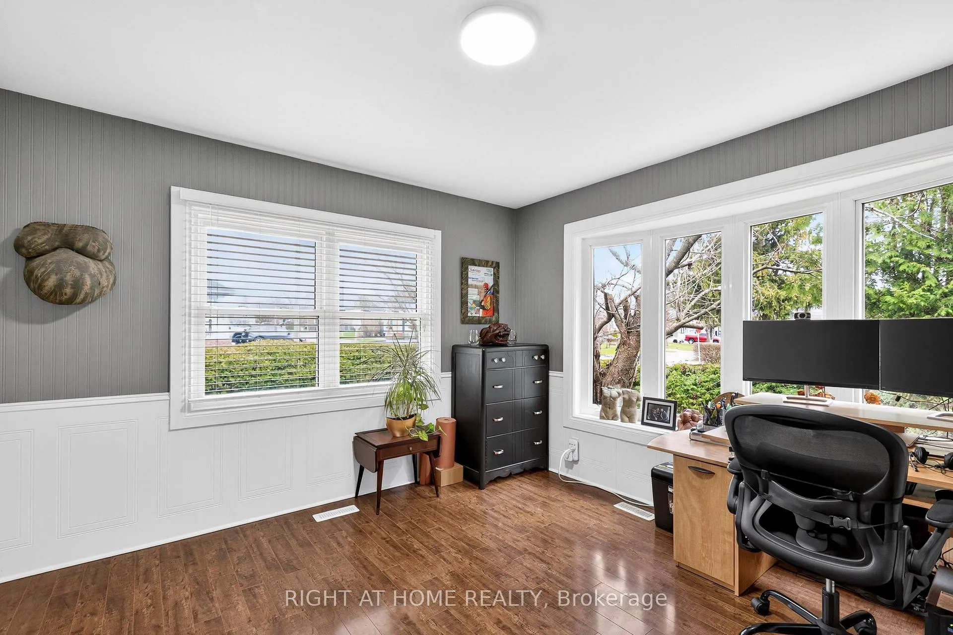 Photo 11 of 18 Duke Street, Clarington, Bowmanville — HOMEH