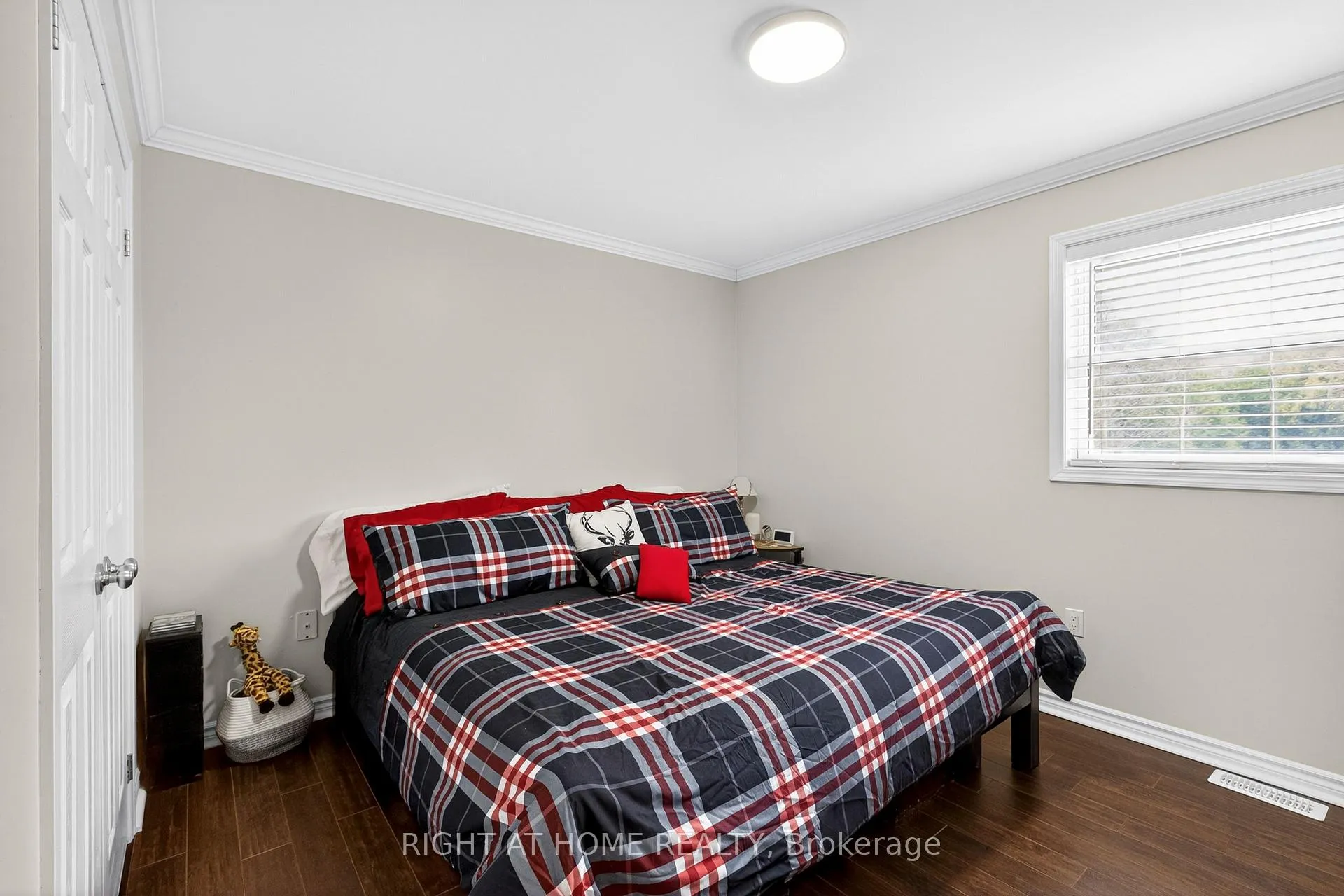 Photo 19 of 18 Duke Street, Clarington, Bowmanville — HOMEH