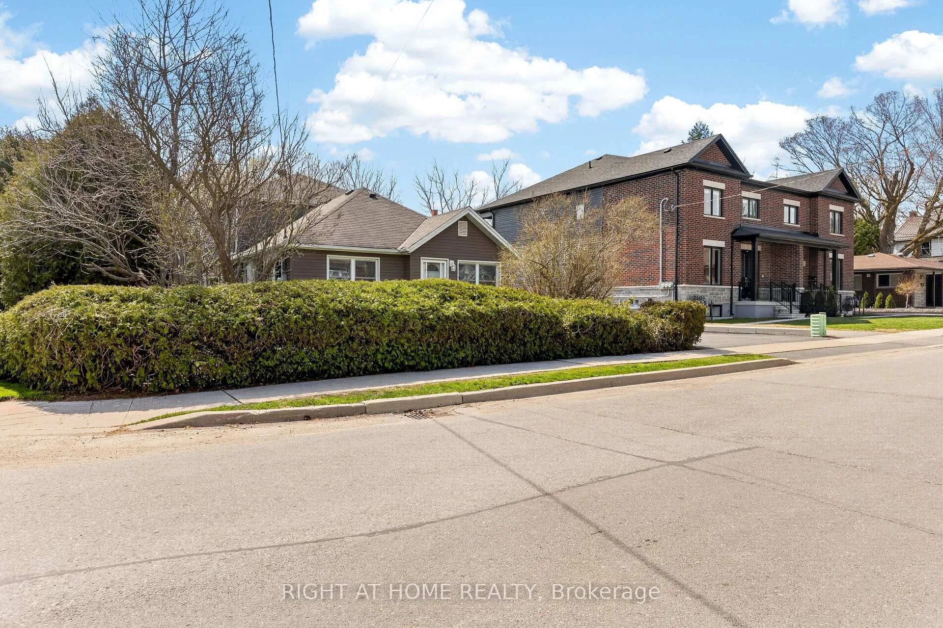 Photo 21 of 18 Duke Street, Clarington, Bowmanville — HOMEH