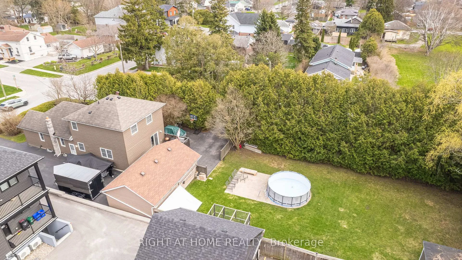 Photo 30 of 18 Duke Street, Clarington, Bowmanville — HOMEH