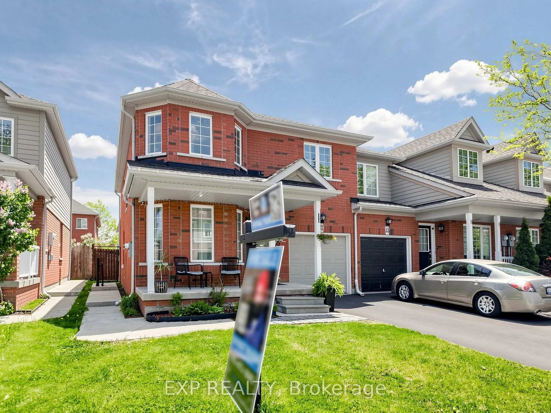 Photo 3 of 41 Bramfield Street, Brampton, Fletcher's Meadow — HOMEH
