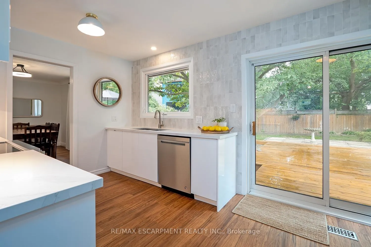 Photo 12 of 406 Oakwood Drive, Burlington, Roseland — HOMEH