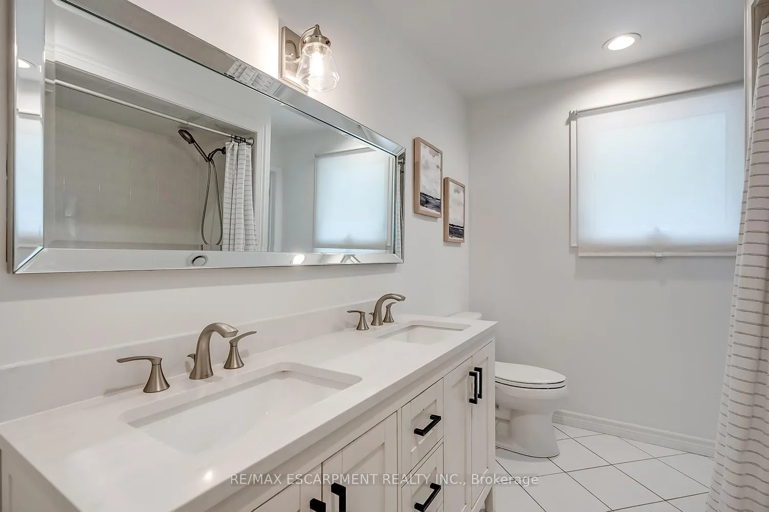 Photo 21 of 406 Oakwood Drive, Burlington, Roseland — HOMEH