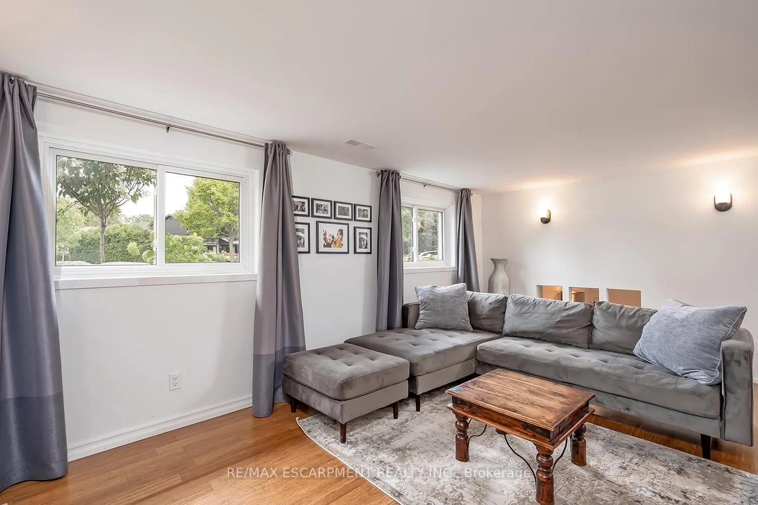 Photo 27 of 406 Oakwood Drive, Burlington, Roseland — HOMEH