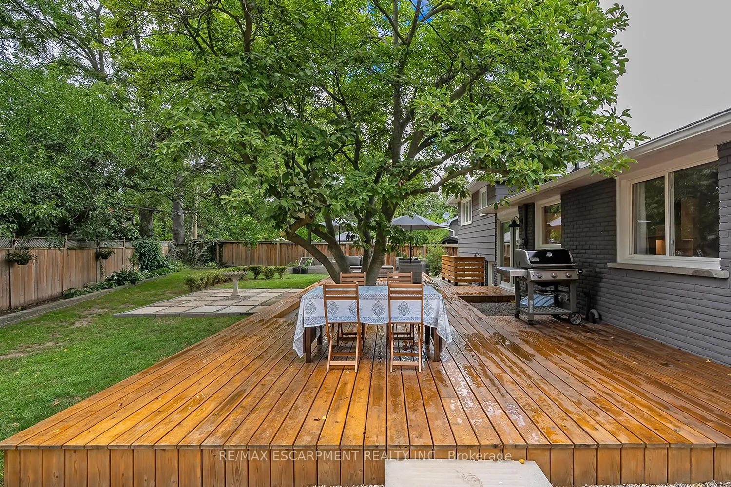 Photo 40 of 406 Oakwood Drive, Burlington, Roseland — HOMEH