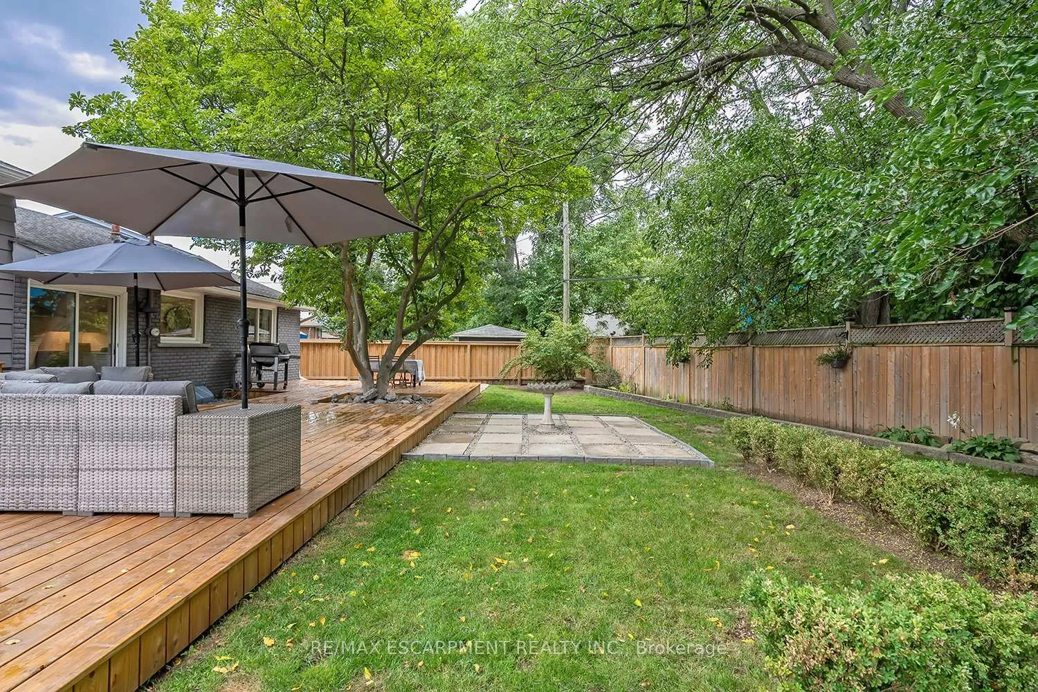 Photo 42 of 406 Oakwood Drive, Burlington, Roseland — HOMEH