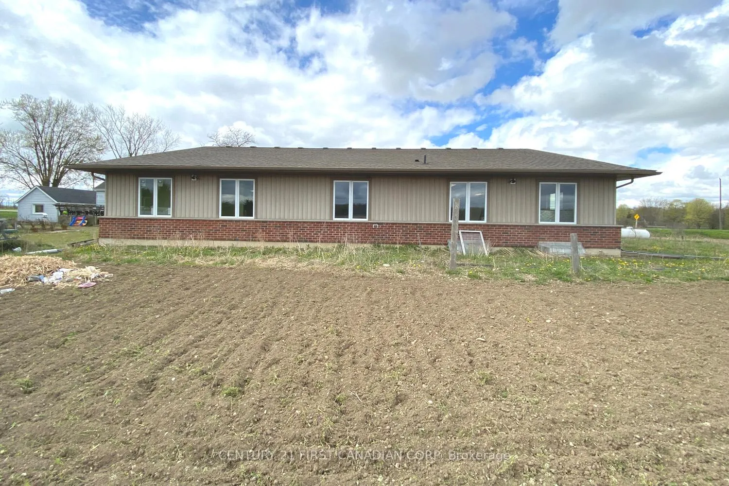 Photo 4 of 21000 Rebecca Road, Thames Centre, Rural Thames Centre — HOMEH