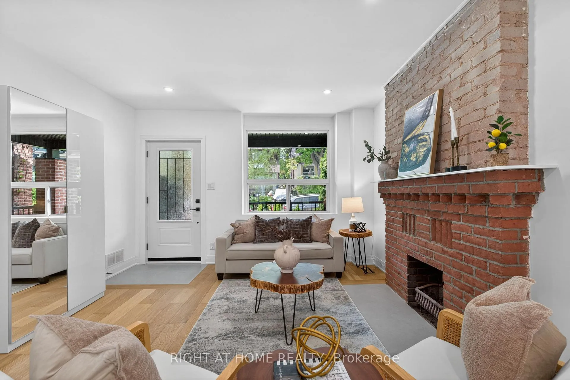 Photo 8 of 27 Bellhaven Road, Toronto, Woodbine Corridor — HOMEH