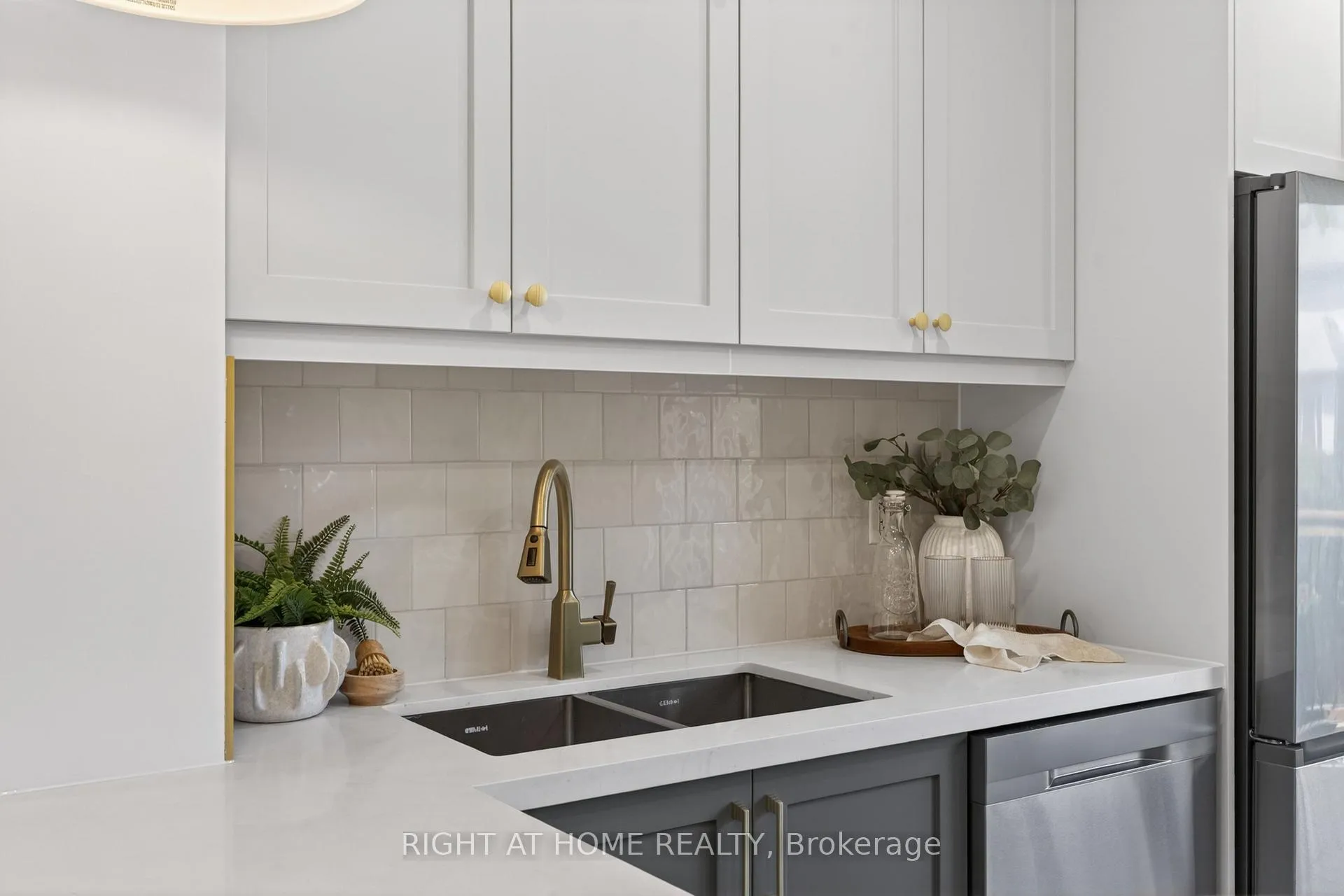 Photo 12 of 27 Bellhaven Road, Toronto, Woodbine Corridor — HOMEH