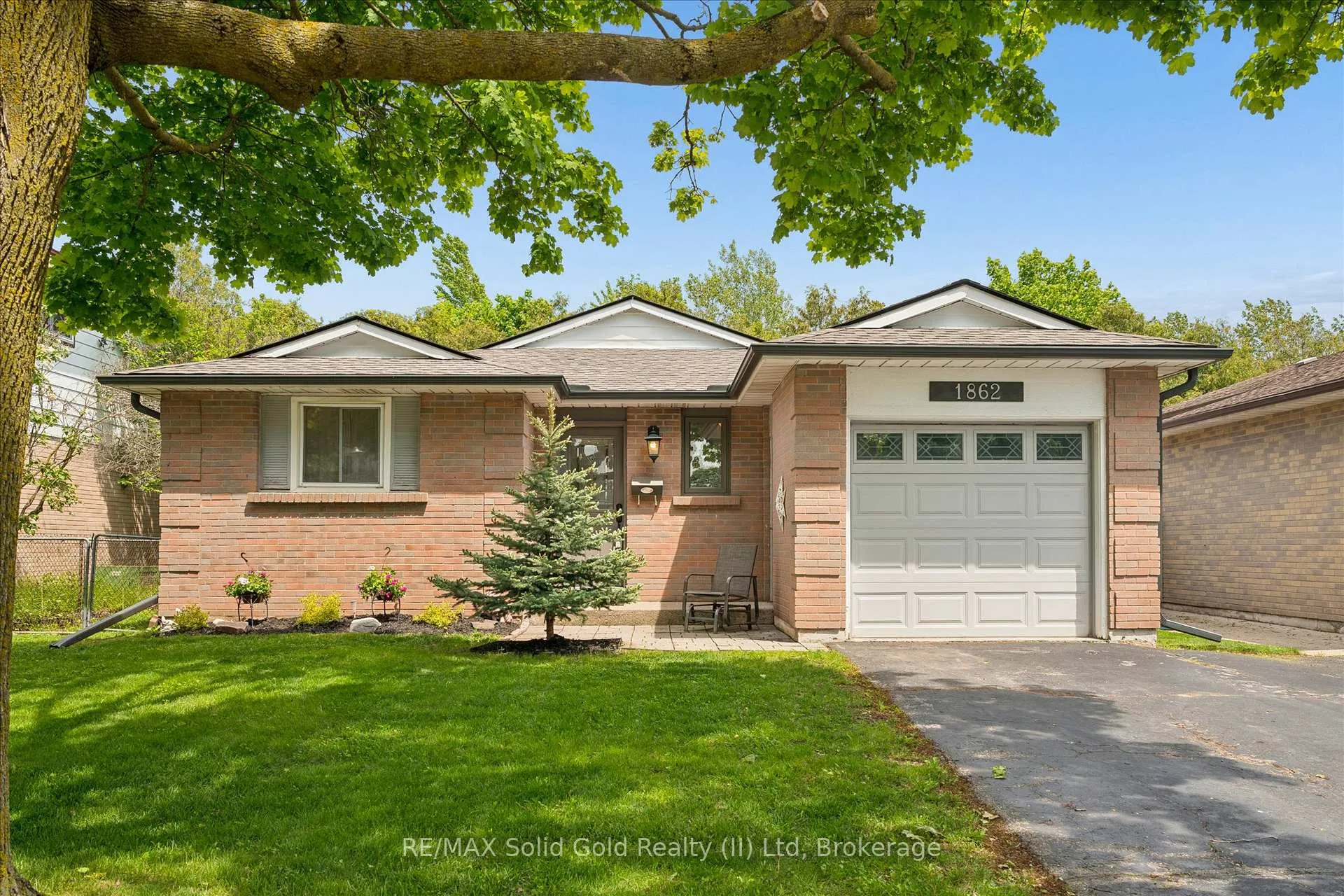Photo 1 of 1862 Briarwood Drive, Cambridge, Galt City Centre — HOMEH