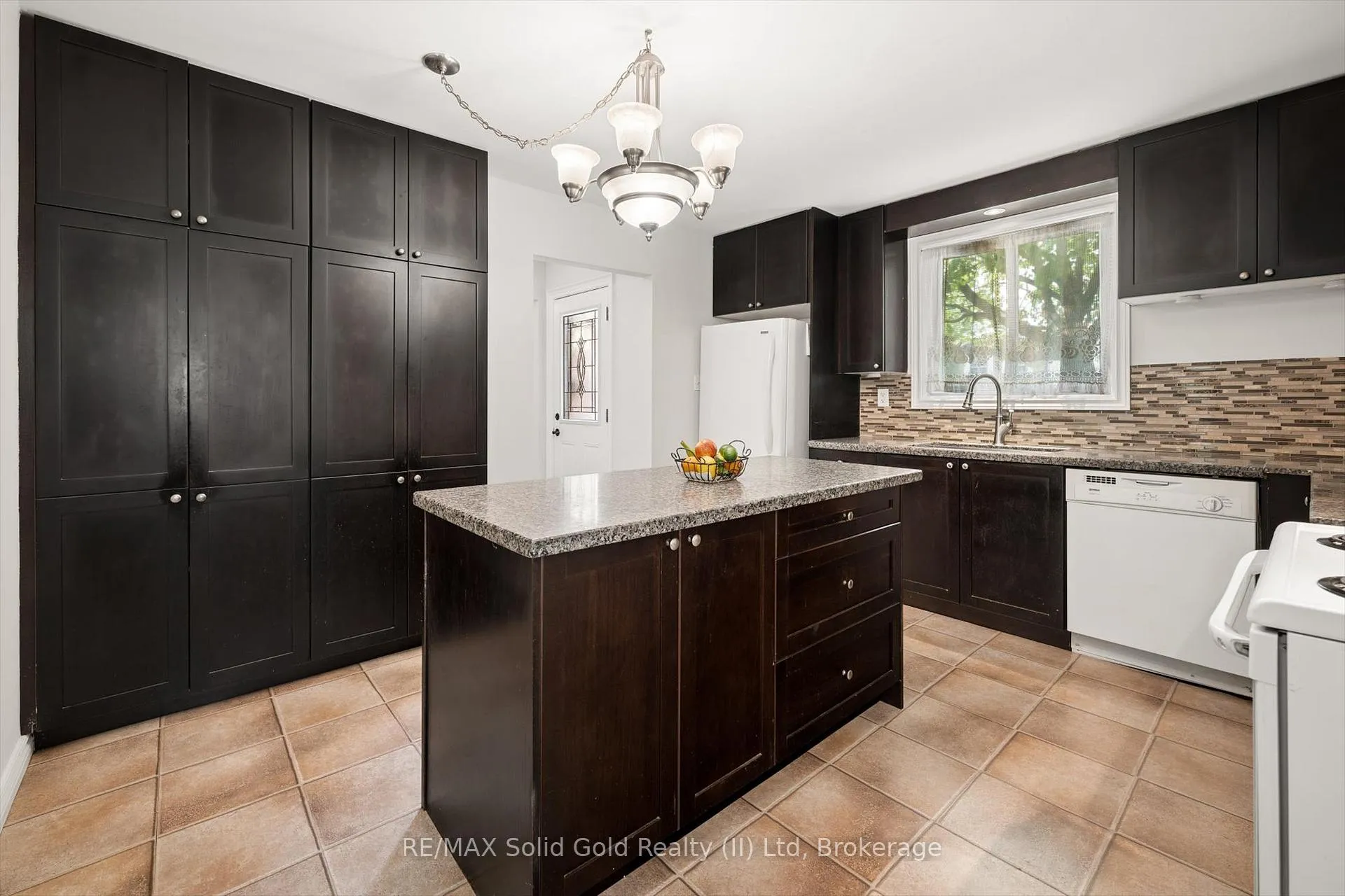 Photo 11 of 1862 Briarwood Drive, Cambridge, Galt City Centre — HOMEH