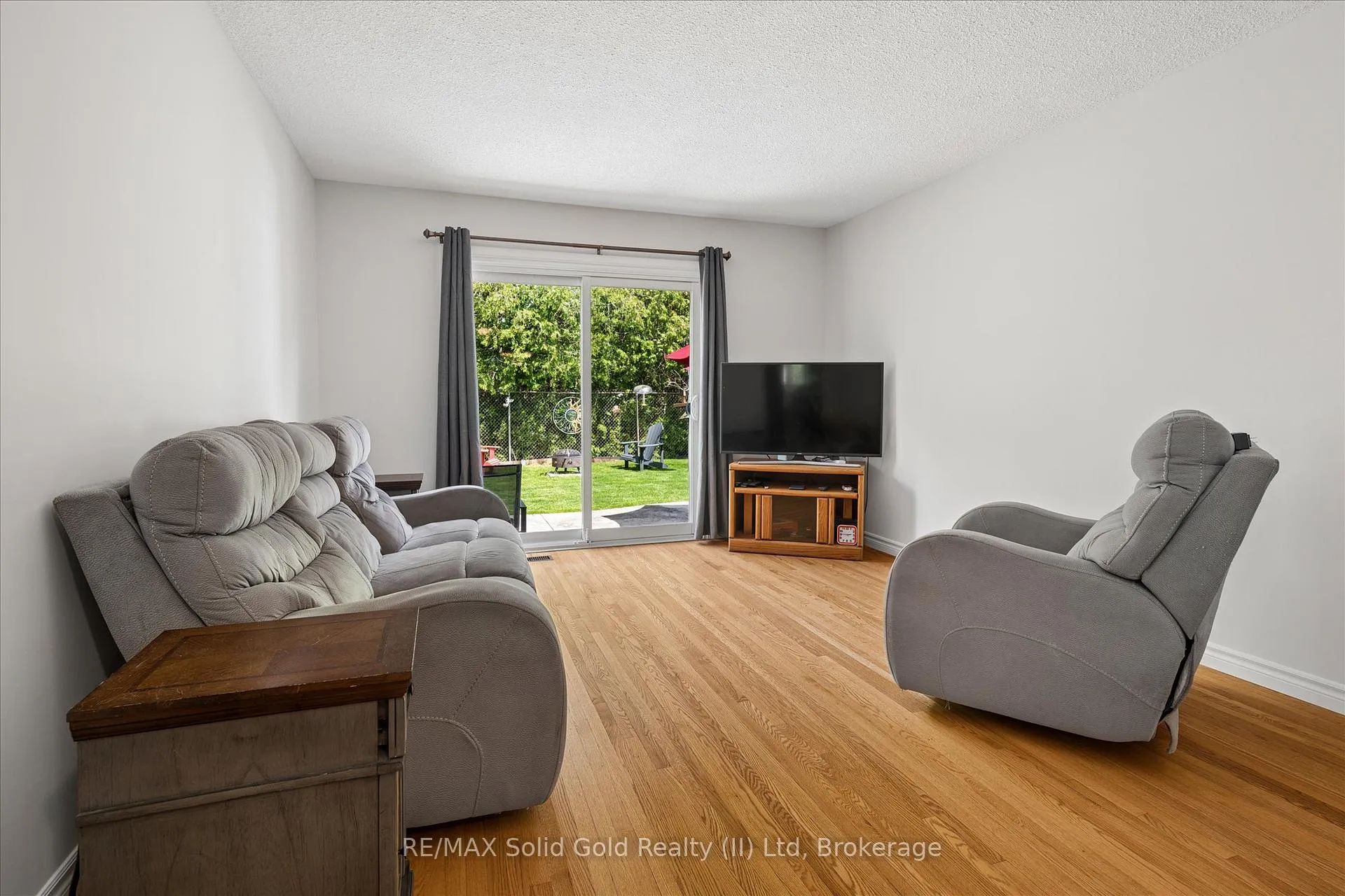 Photo 14 of 1862 Briarwood Drive, Cambridge, Galt City Centre — HOMEH