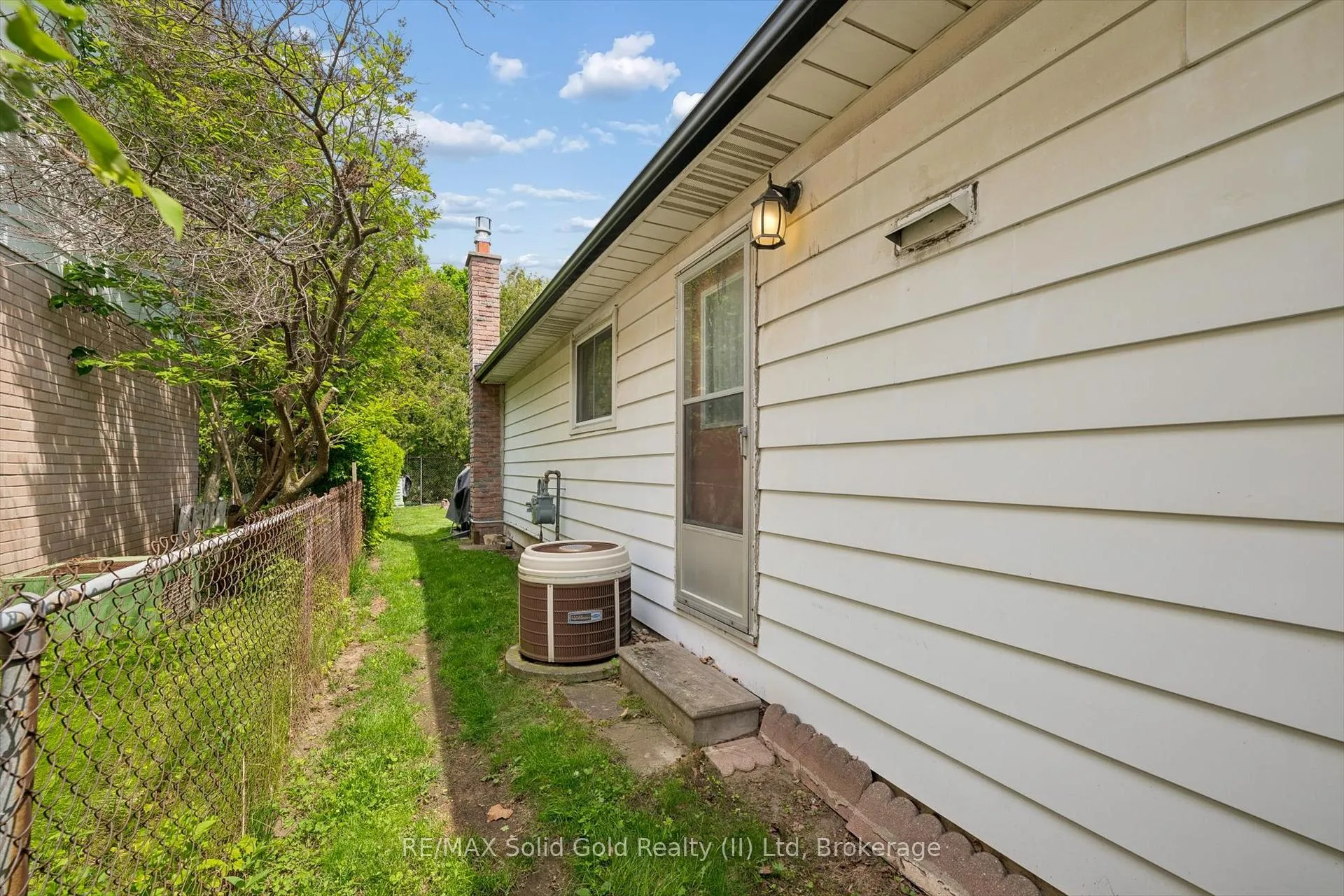 Photo 27 of 1862 Briarwood Drive, Cambridge, Galt City Centre — HOMEH