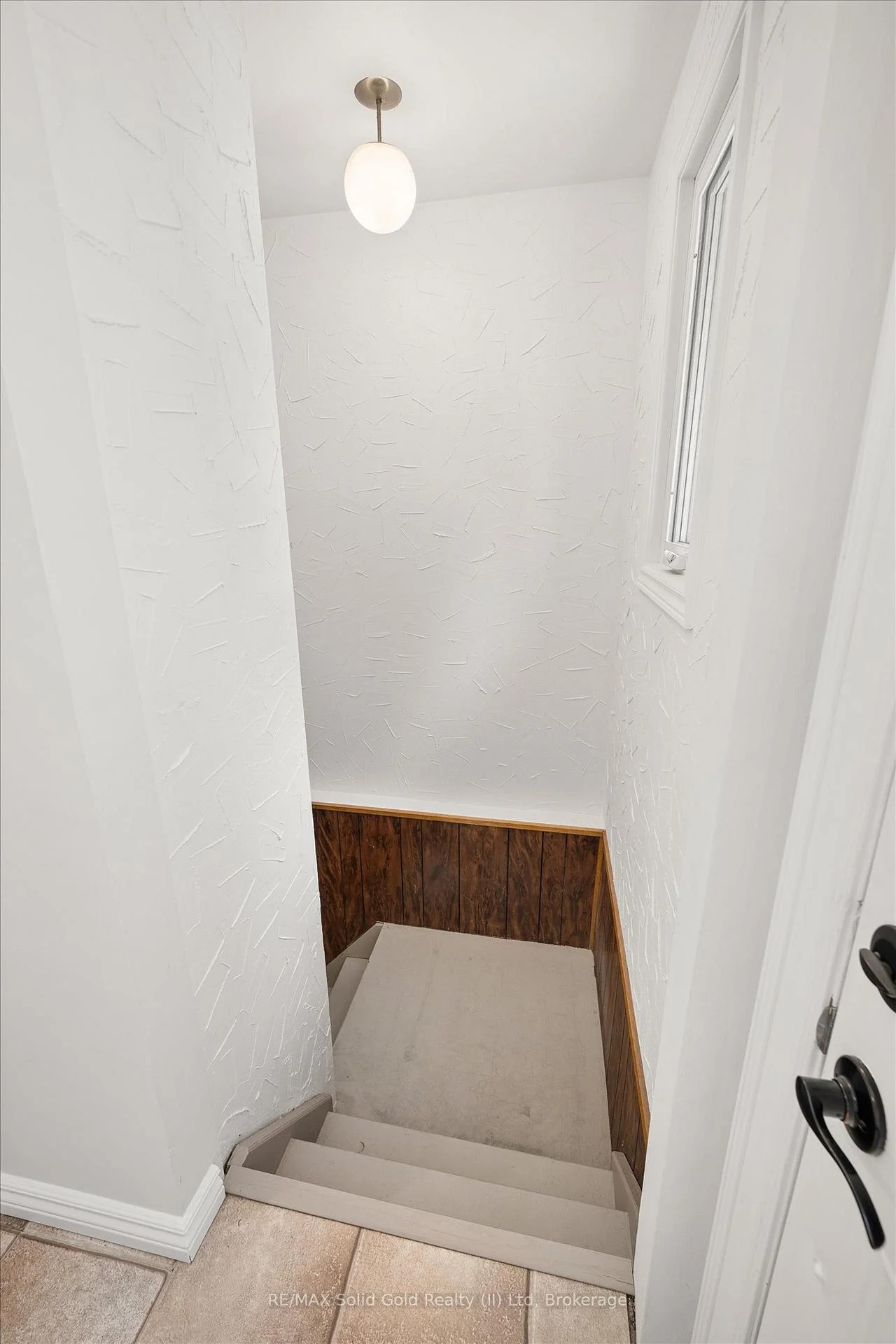 Photo 9 of 1862 Briarwood Drive, Cambridge, Galt City Centre — HOMEH
