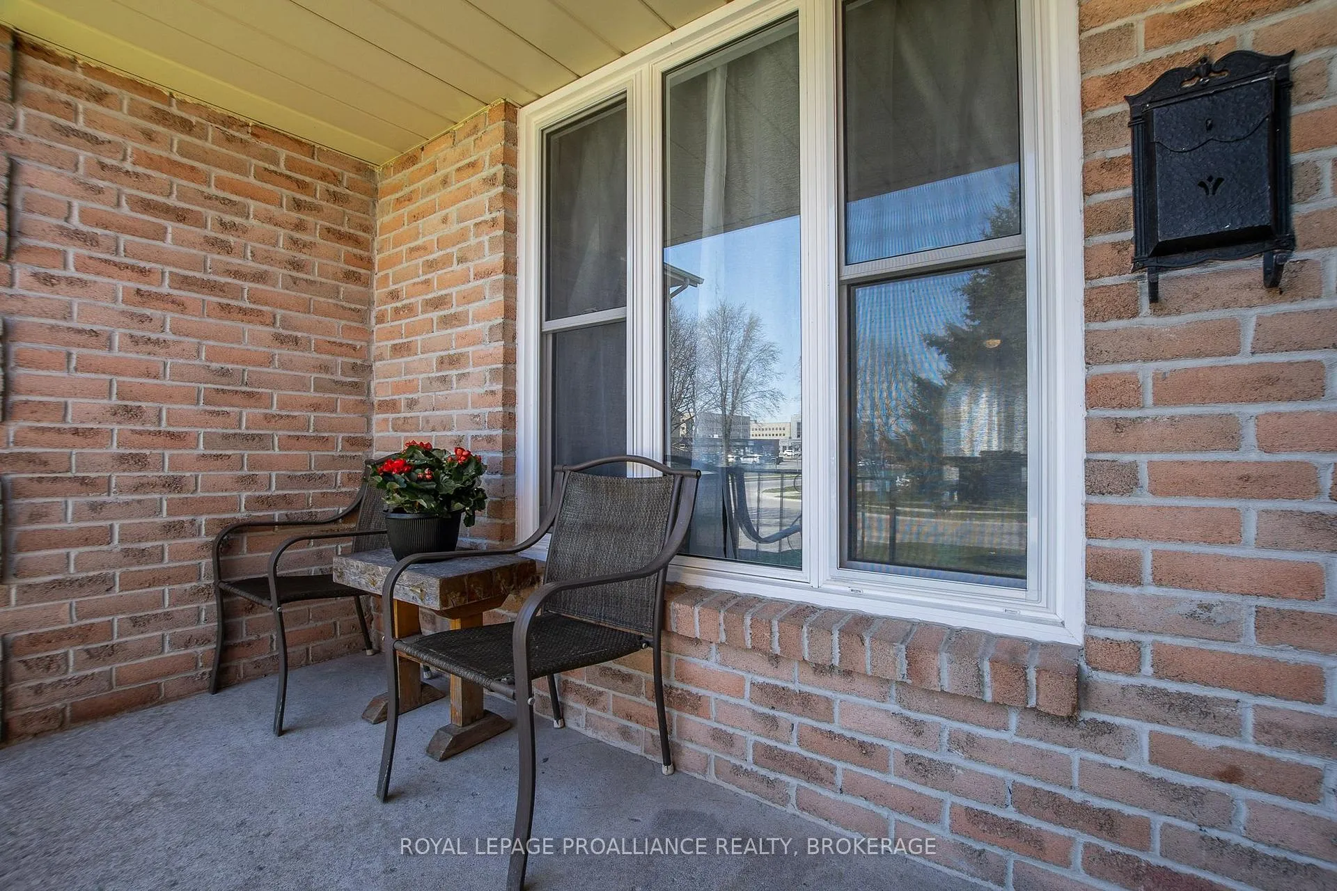 Photo 2 of 4 Balmoral Court, Kingston, West of Sir John A. Blvd — HOMEH