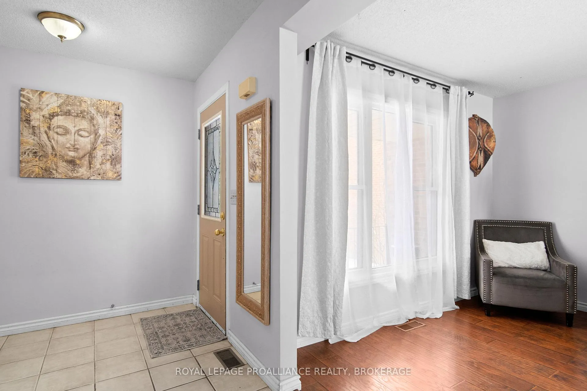 Photo 3 of 4 Balmoral Court, Kingston, West of Sir John A. Blvd — HOMEH