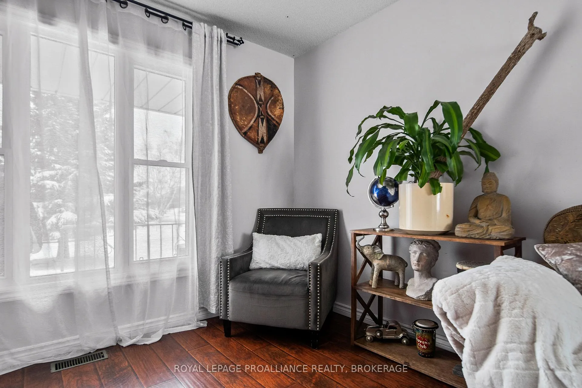 Photo 8 of 4 Balmoral Court, Kingston, West of Sir John A. Blvd — HOMEH