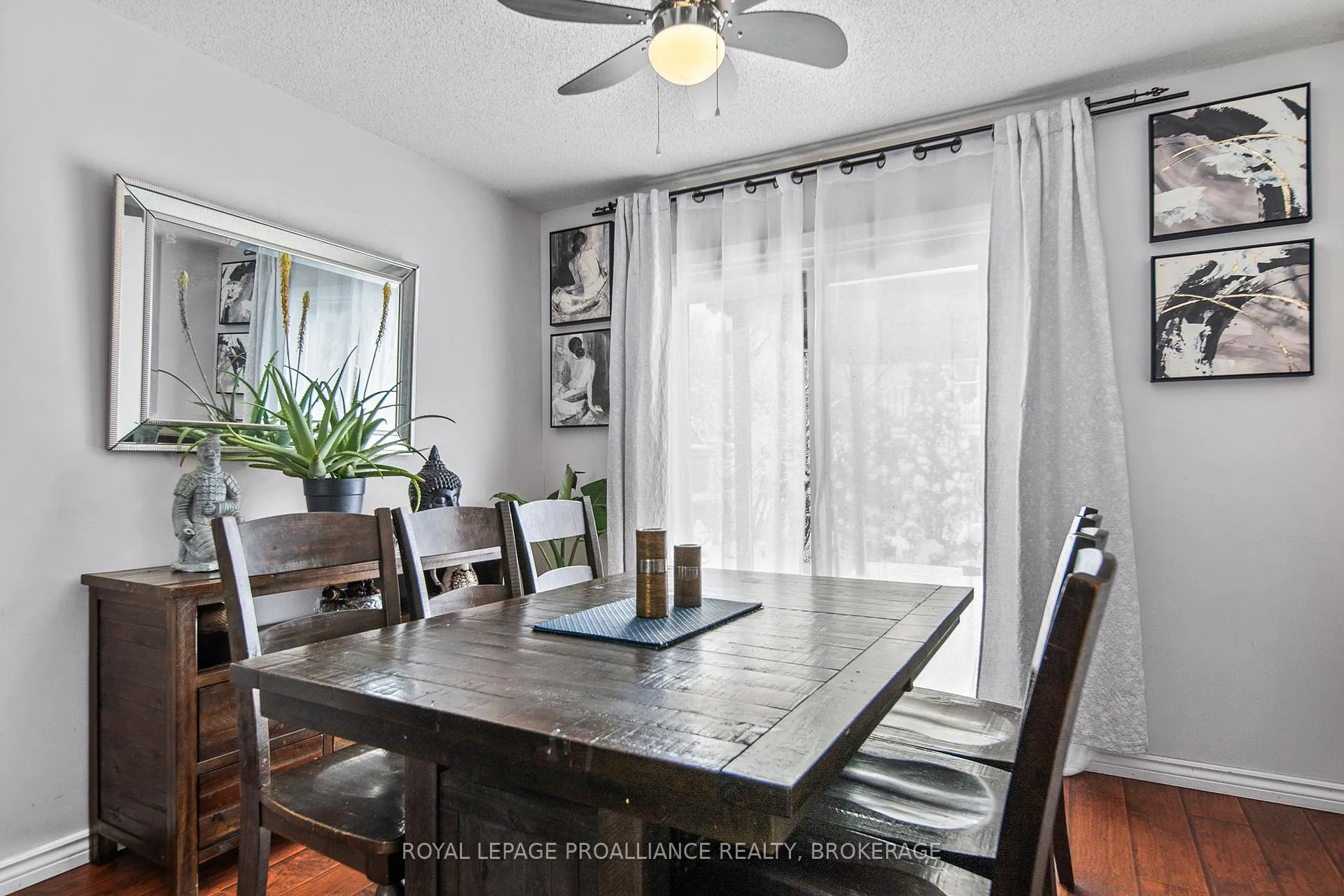 Photo 11 of 4 Balmoral Court, Kingston, West of Sir John A. Blvd — HOMEH