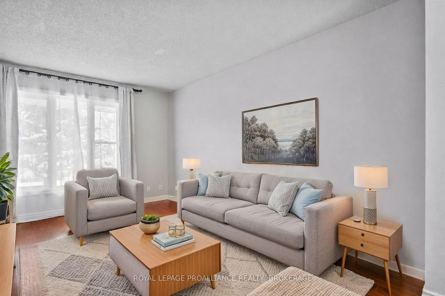 Photo 12 of 4 Balmoral Court, Kingston, West of Sir John A. Blvd — HOMEH