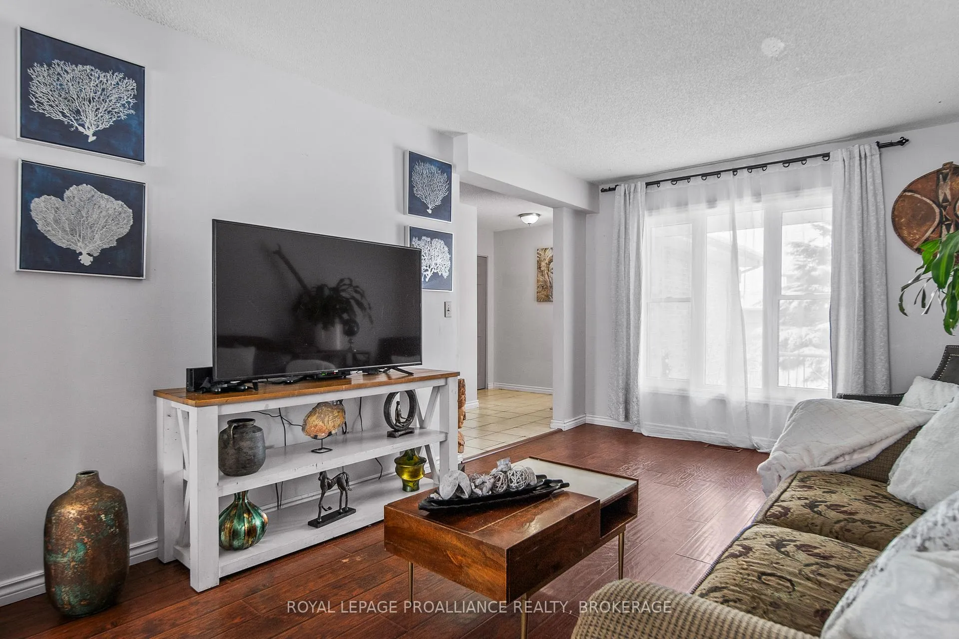 Photo 14 of 4 Balmoral Court, Kingston, West of Sir John A. Blvd — HOMEH