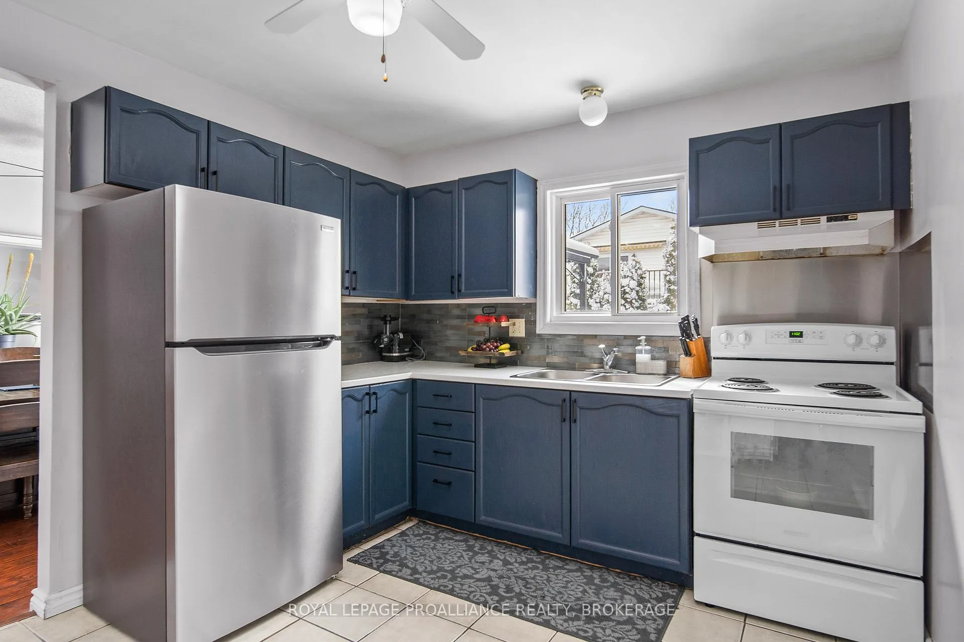 Photo 16 of 4 Balmoral Court, Kingston, West of Sir John A. Blvd — HOMEH
