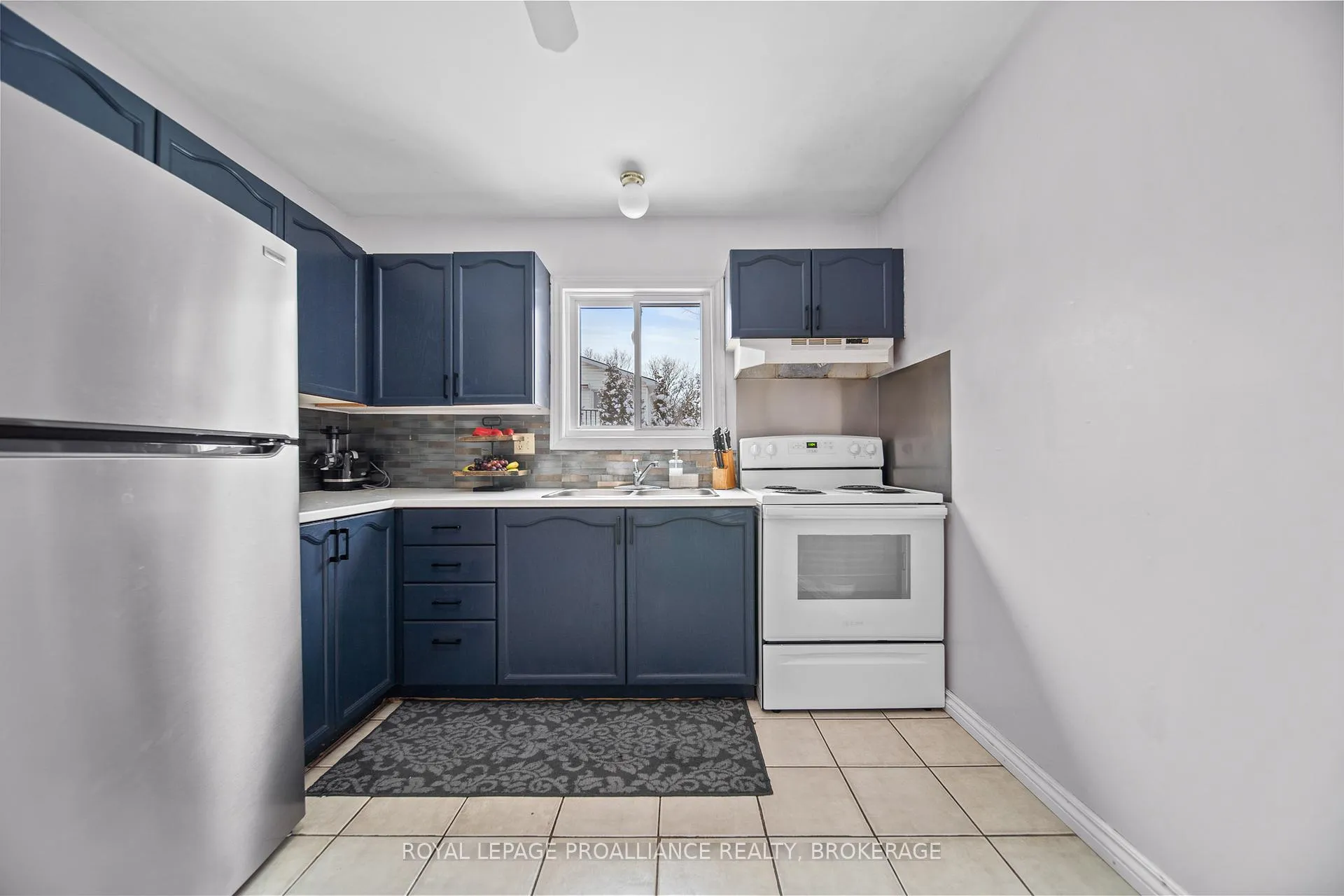 Photo 19 of 4 Balmoral Court, Kingston, West of Sir John A. Blvd — HOMEH