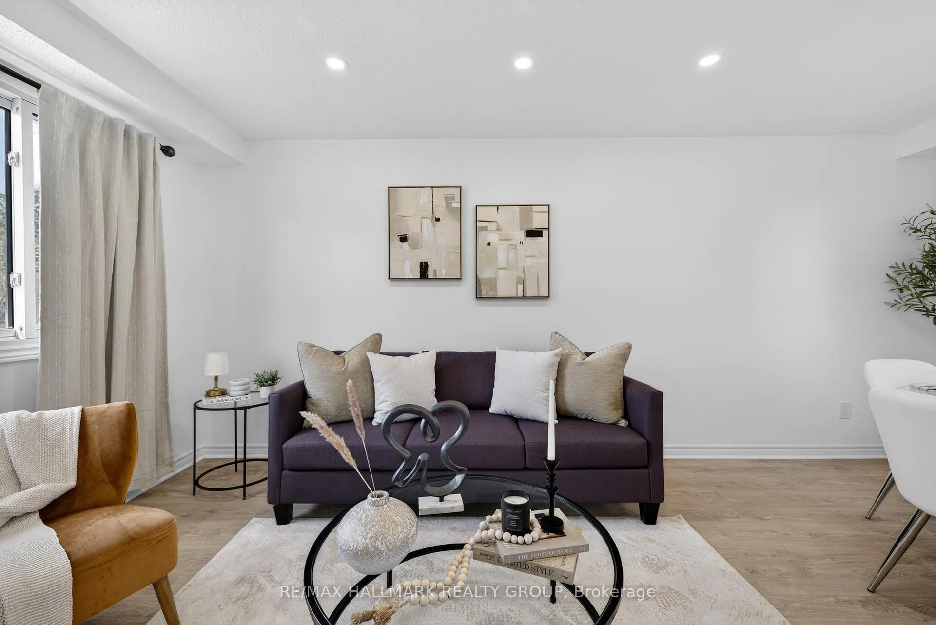 Photo 10 of 226 Old Colony Road, Ottawa, Kanata - Glencairn/Hazeldean — HOMEH