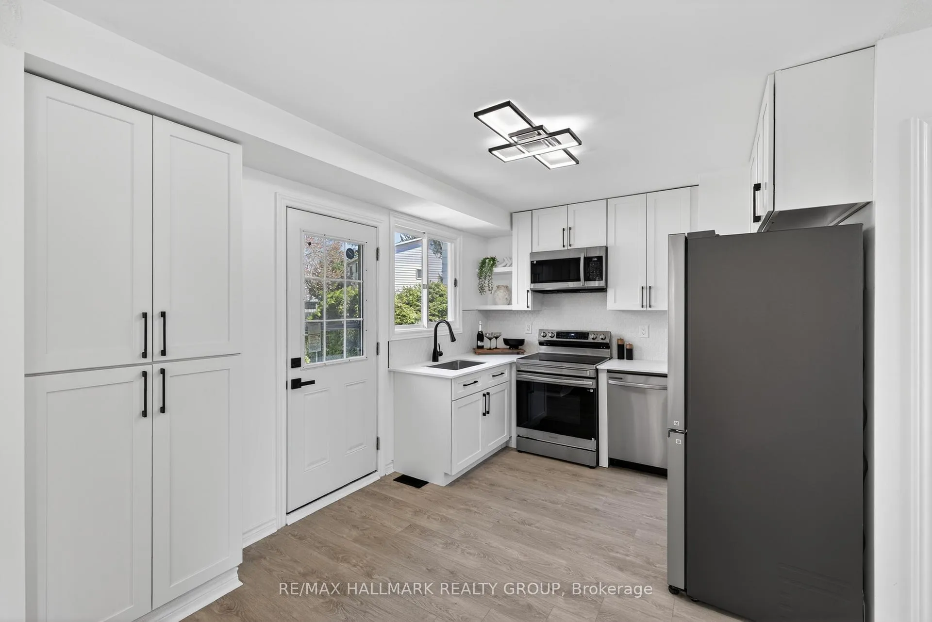 Photo 21 of 226 Old Colony Road, Ottawa, Kanata - Glencairn/Hazeldean — HOMEH