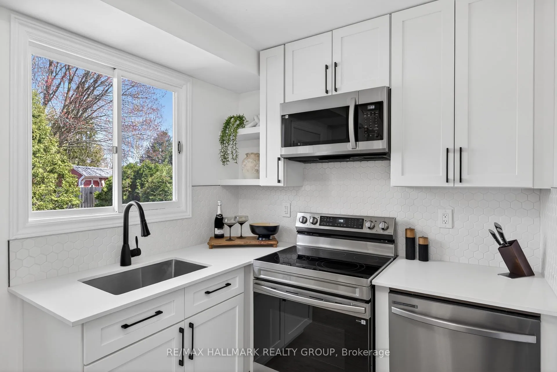 Photo 25 of 226 Old Colony Road, Ottawa, Kanata - Glencairn/Hazeldean — HOMEH