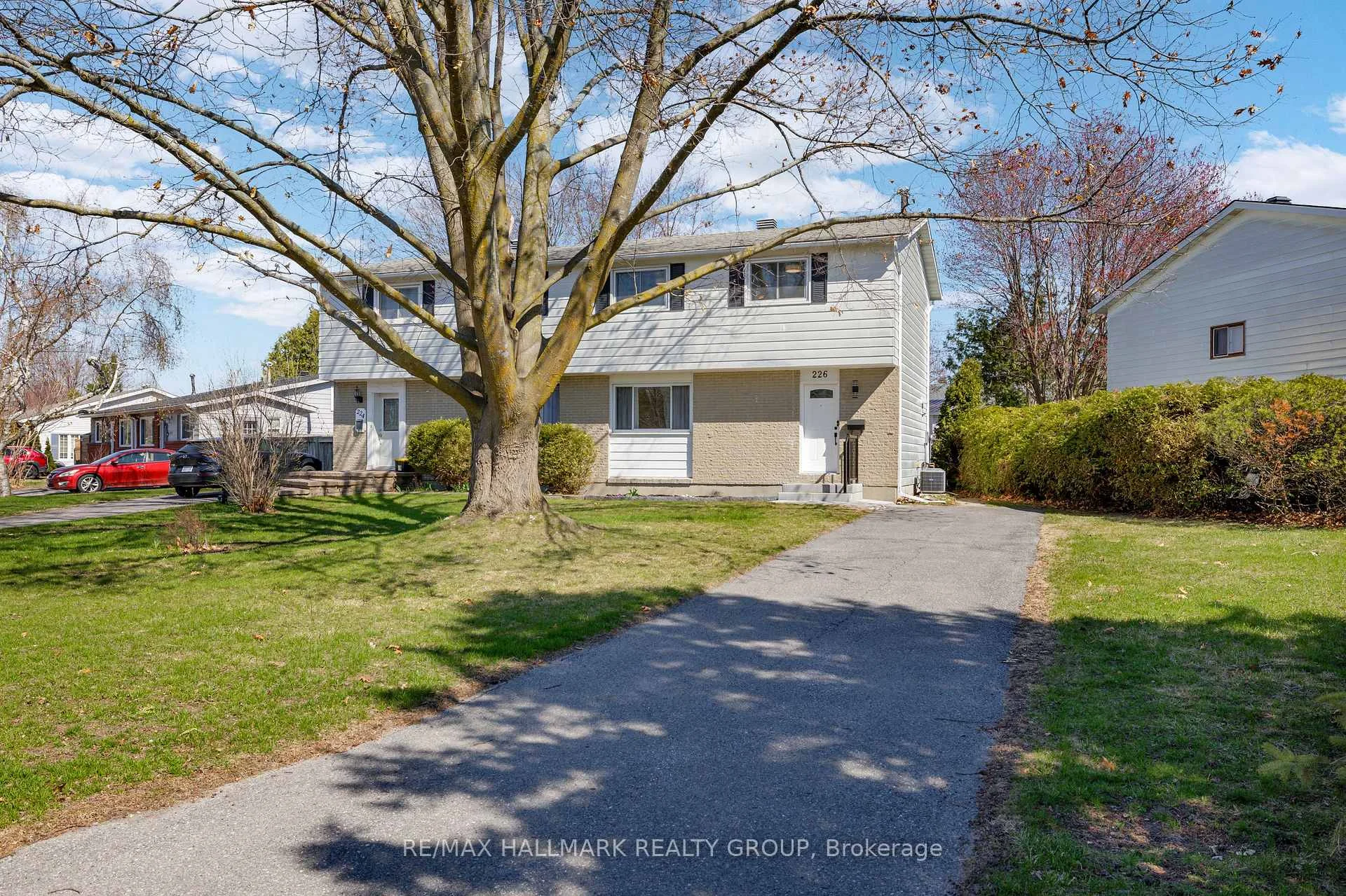 Photo 2 of 226 Old Colony Road, Ottawa, Kanata - Glencairn/Hazeldean — HOMEH