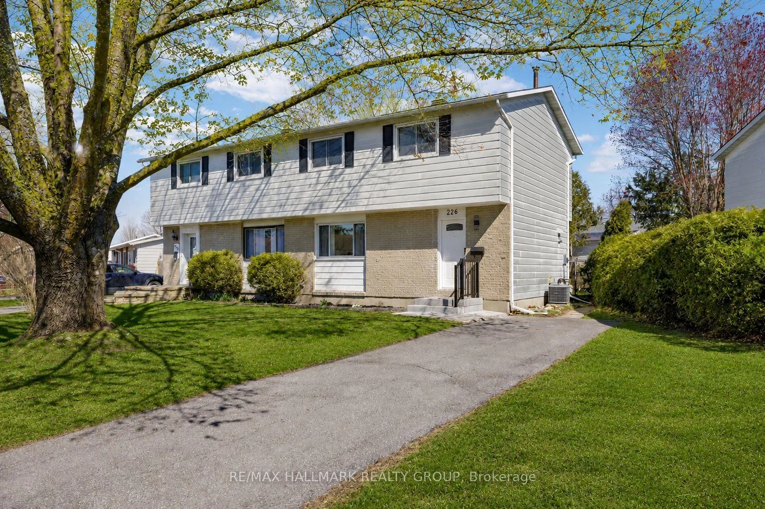 Photo 4 of 226 Old Colony Road, Ottawa, Kanata - Glencairn/Hazeldean — HOMEH