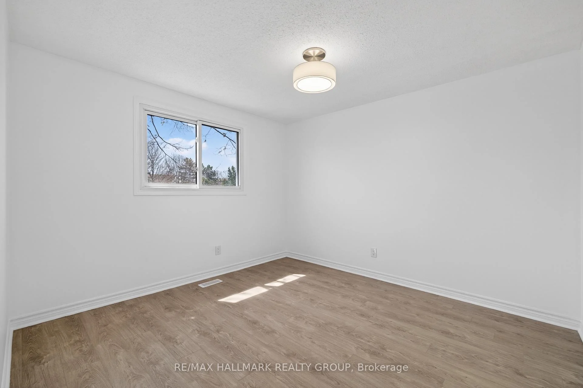 Photo 39 of 226 Old Colony Road, Ottawa, Kanata - Glencairn/Hazeldean — HOMEH