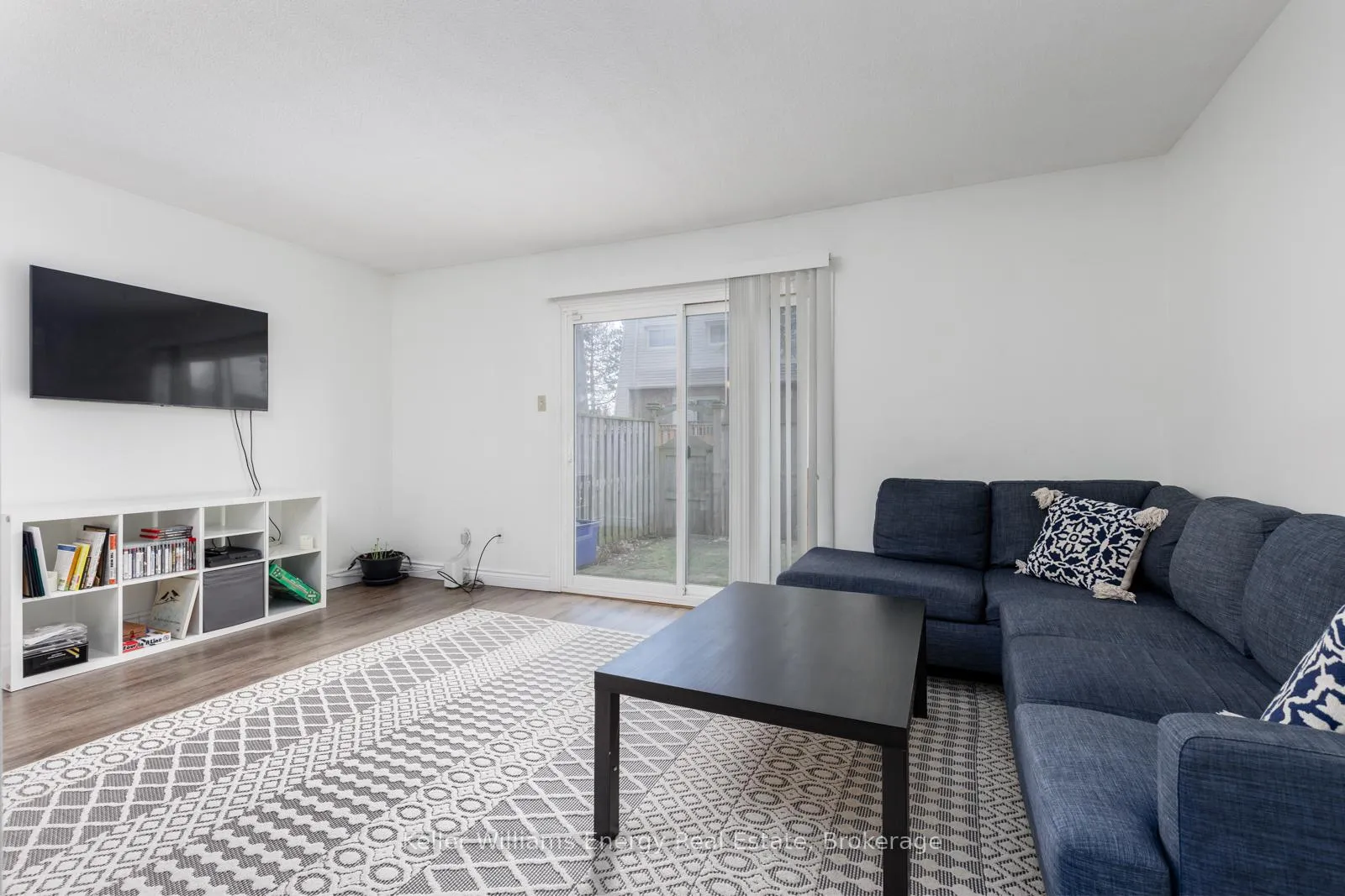 Photo 4 of Unit B, 660 Grey Street, Brantford, Echo Place — HOMEH