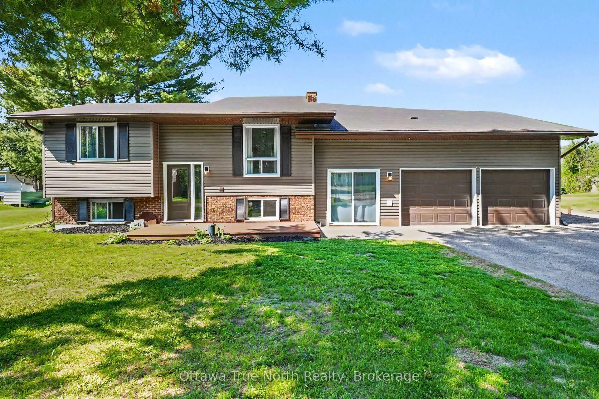 Photo 1 of 541 Mclachlan Road, McNab/Braeside, Mcnab/Braeside Twps — HOMEH