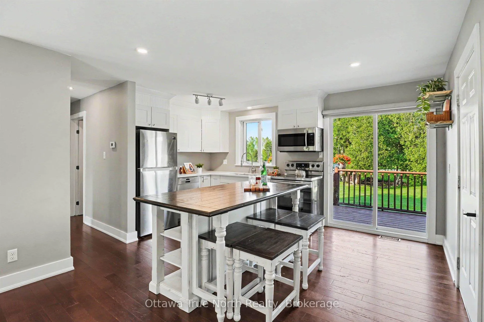 Photo 8 of 541 Mclachlan Road, McNab/Braeside, Mcnab/Braeside Twps — HOMEH