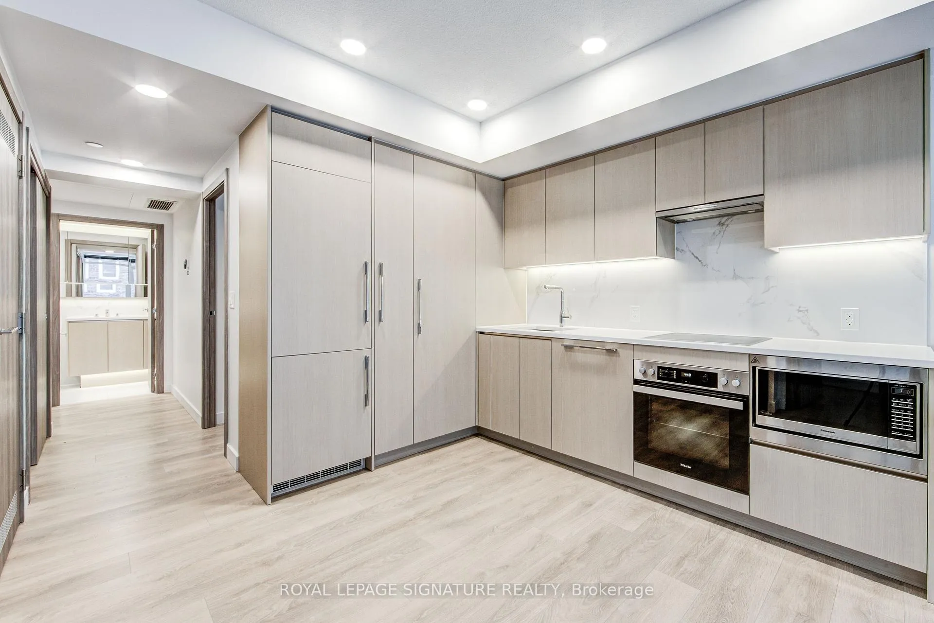 Photo 5 of Unit 706, 38 Widmer Street, Toronto, Waterfront Communities — HOMEH