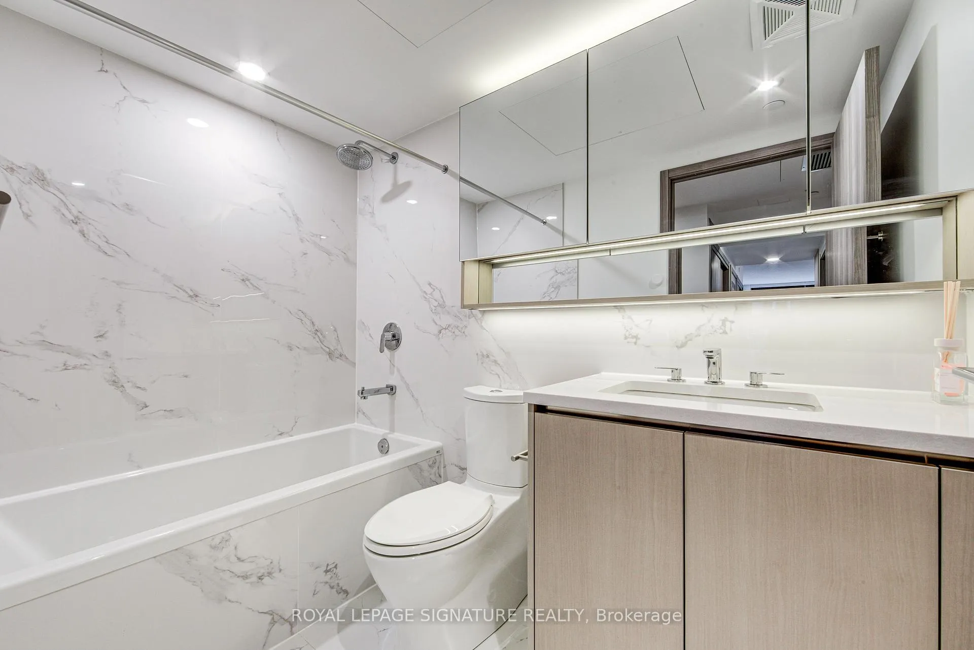 Photo 8 of Unit 706, 38 Widmer Street, Toronto, Waterfront Communities — HOMEH