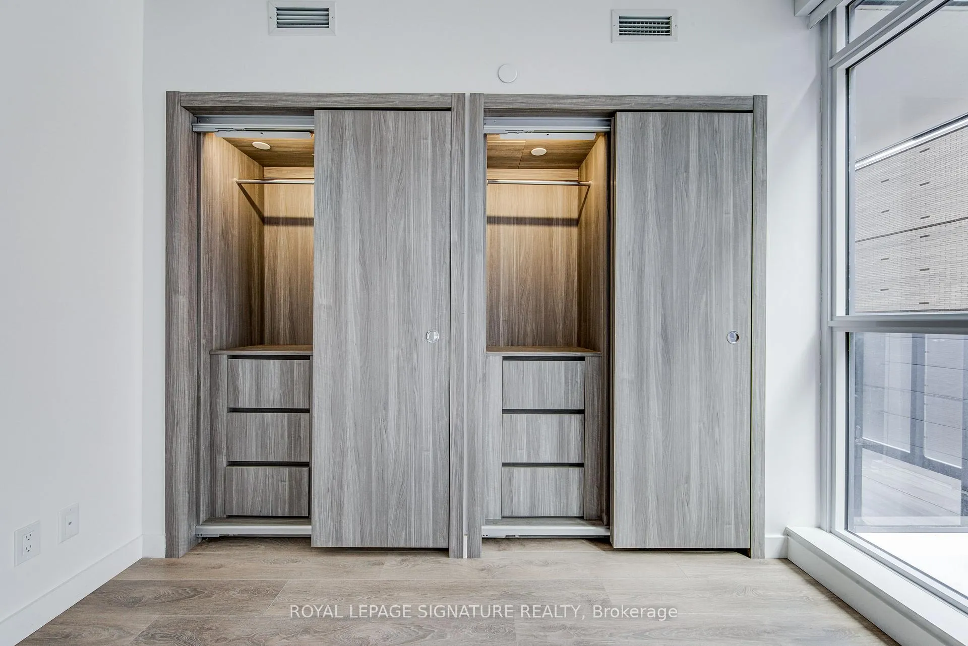 Photo 15 of Unit 706, 38 Widmer Street, Toronto, Waterfront Communities — HOMEH