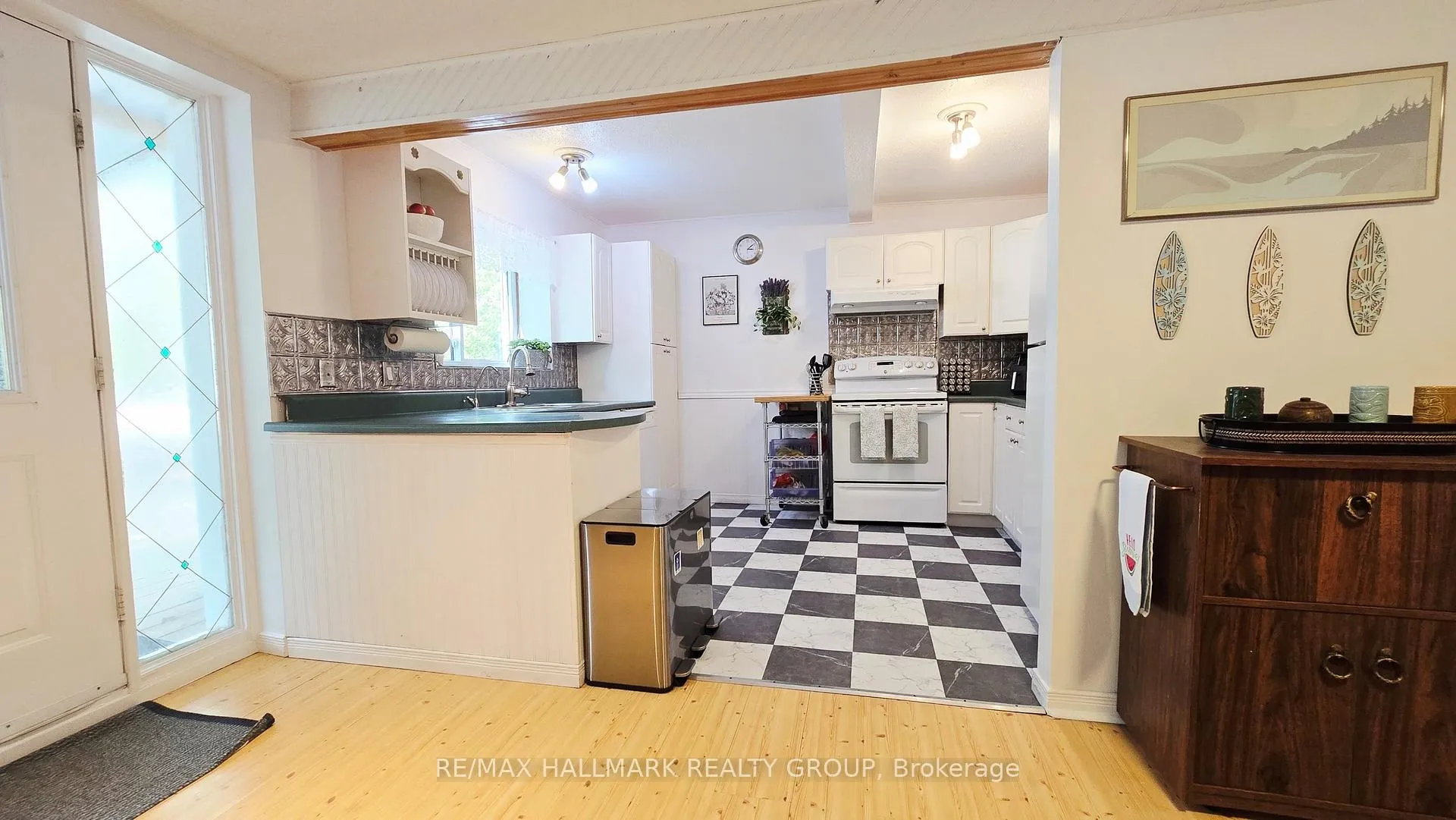 Photo 13 of 114 Macrostie Lane, Ottawa, Constance Bay — HOMEH